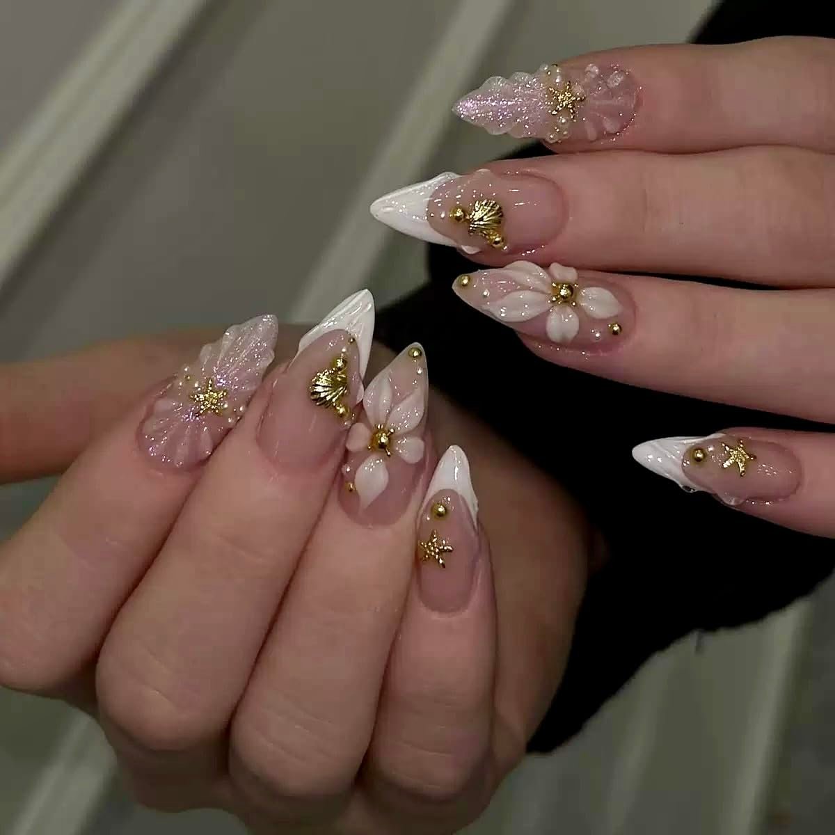 CTTHNBD Medium Press on Nails Almond – French Tip Fake Nails with Shell Star Design – Summer, Flower False Nails Press ons – for Women 24 Pcs