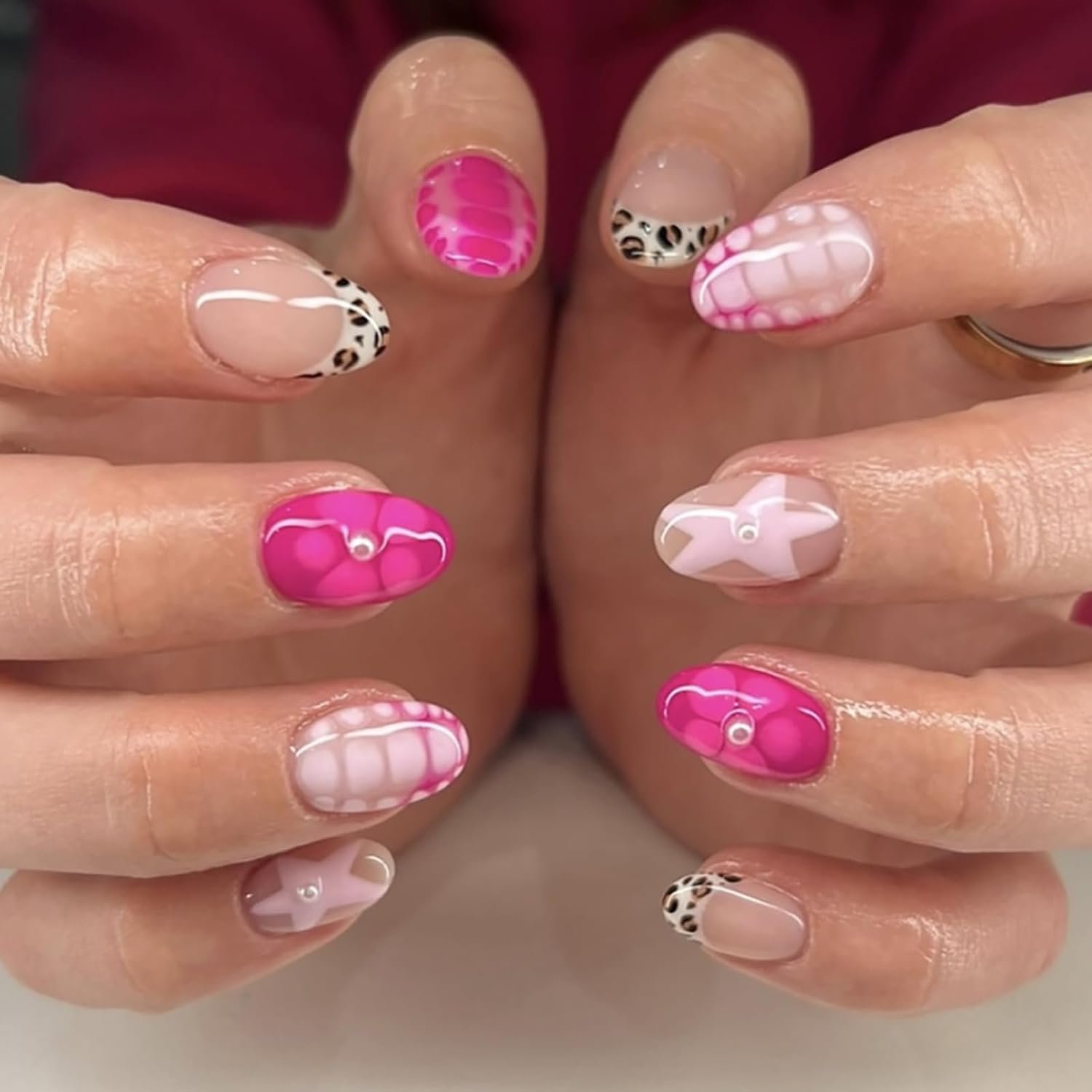 24Pcs Cute Almond Press on Nails Short Fake Nails with Flower Star Pattern Design Leopard French Tip Press on Nails Glossy Full Cover Artificial Nails Press ons Holiday Flower Stick on Nails for Women